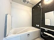 写真は同施工会社のものです。広々お風呂でほっとひといき！