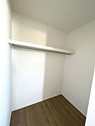 同施工会社の写真です。2階3部屋にウォークインクローゼット付きで収納充実！