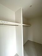 写真は同施工会社のものです。主寝室に大容量のウォークインクローゼット付き！