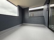 使い勝手の良い屋根付きバルコニー！
