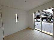 木の温もりが優しい内装！
