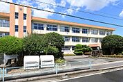 苅田町立与原小学校まで徒歩12分！