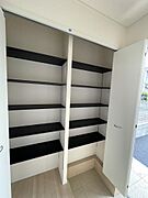 シューズクローゼット付きで玄関すっきり！