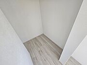 収納力の高いウォークインクローゼット付き。