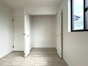 2階洋室約5.0帖のクローゼット！