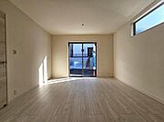 写真は同施工会社のものです。窓から快適な光と風を取り込めます！