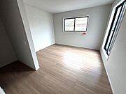 主寝室は9.2帖有り、ゆっくりとくつろげます♪