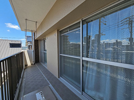 たっぷり洗濯物が干せる広々バルコニー!