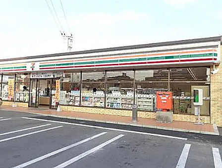 セブンイレブン那珂川片縄東店:徒歩4分。