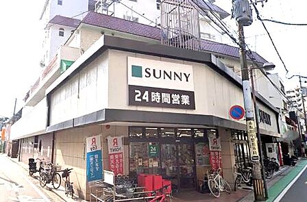 サニー警固店:720m、徒歩9分!