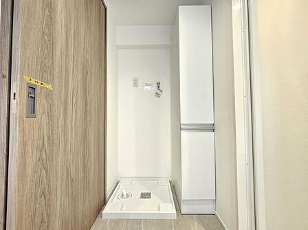 洗面所も広く、下着やタオル類を余裕で収納できます。