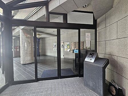 防犯の気になる方におすすめのオートロック付。