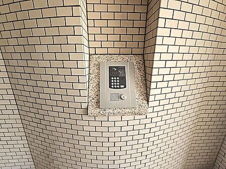 防犯の気になる方におすすめのオートロック付。