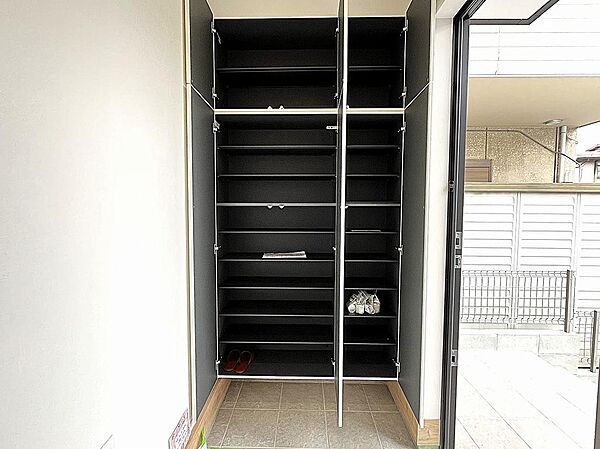 玄関を拡大表示