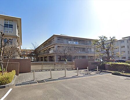 春日市立春日北中学校：360ｍ、徒歩5分！