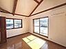 寝室：2階東側7.2帖洋室！