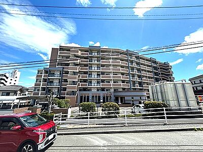 外観：平日・土日を問わずご案内できます◎
