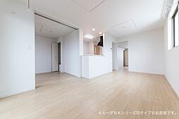 エテルノ・ソーレIII番館 2階2LDKのリビング/ダイニング