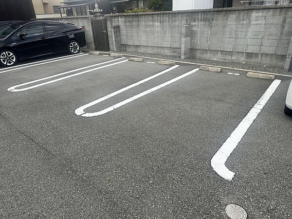 画像6:駐車場