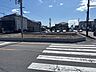外観：前面道路の様子です。