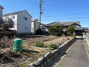 新川中学校徒歩4分通学安心♪コンビニやスーパー近く！生活環境充実しています！