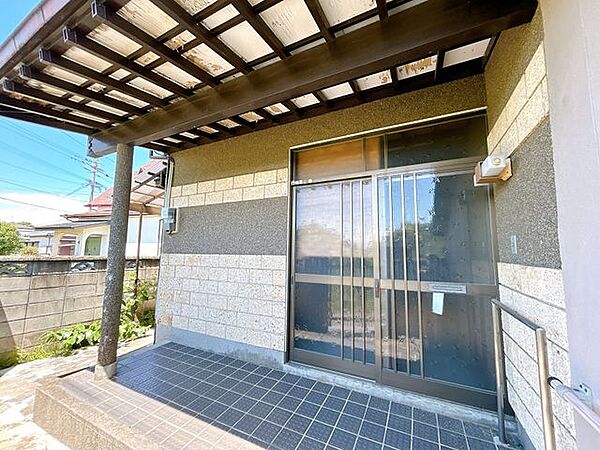 玄関を拡大表示