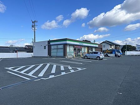 ファミリーマート　大牟田本町店まで170m。徒歩3分。