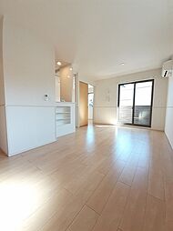 Fiore 1階1LDKのリビング/ダイニング