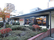 ロイヤルホスト桜川店（644m）