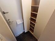 玄関には下駄箱スペースがあります。