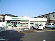 ファミリーマート 箕面瀬川二丁目店（635m）