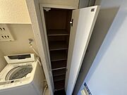 玄関には下駄箱スペースあり