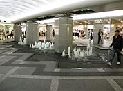 なんばウォーク虹のまち（659m）