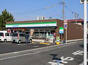 ファミリーマート 築港店（230m）