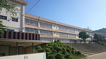 北九州市立緑丘中学校 徒歩13分。 1040m