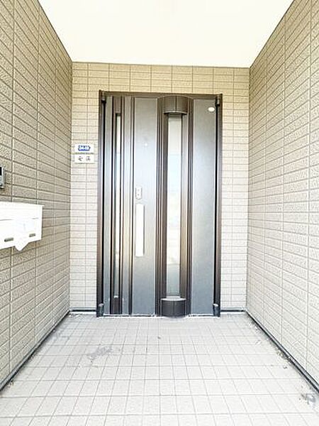 玄関を拡大表示