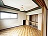 洋室：2階洋室8帖です。