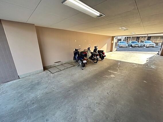 バイク置き場