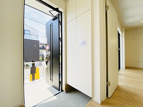 玄関を拡大表示