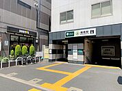 曙橋駅(都営地下鉄 新宿線) 徒歩5分。 400m
