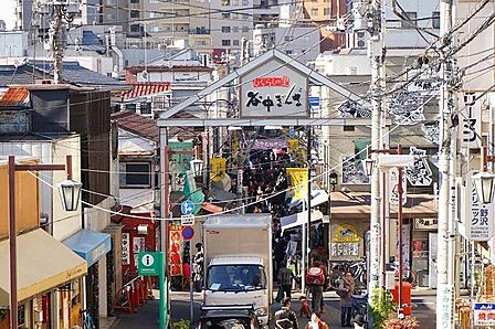 谷中ぎんざ 徒歩20分。 1540m