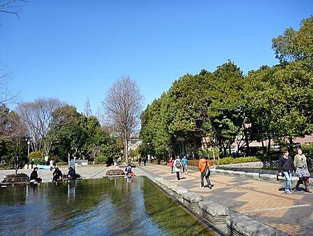 教育の森公園 徒歩8分。 590m