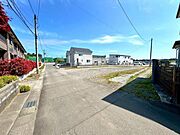 前面道路含む外観