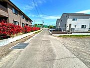 前面道路含む外観