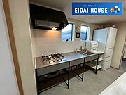 ステンレス×オープン収納。実用性を追求したキッチン空間