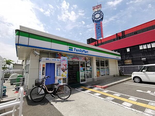 画像22:【コンビニエンスストア】ファミリーマート 富田林喜志駅前店まで173ｍ