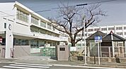 名古屋市立上野小学校■年間を通してさまざまな行事が予定されています。授業参観もあり、子ども達の充実した学校生活を見学することもできます。 800m