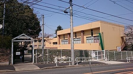 南山幼稚園■~友だちとの生活の中で、相手への思いやりを学び、共に生きるための力を養います~様々な行事を行っており、こども達は四季折々の自然環境を学ぶことが出来ます。 630m