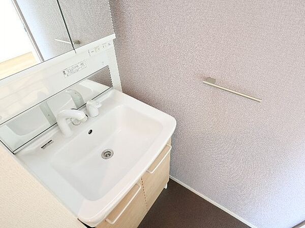 画像28:スペースが確保できる洗面所です