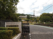湖南市立三雲東小学校（1372m）